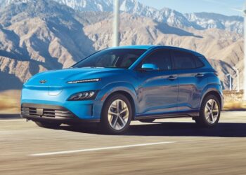 Electric Vehicles Defining the 2025 Era