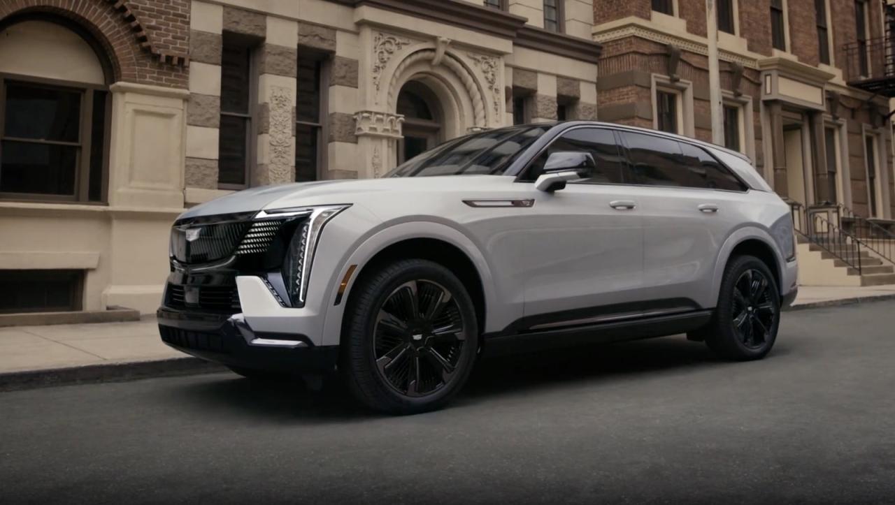 2025 Cadillac Escalade IQ: GM's Leap Into Luxury SUV Market