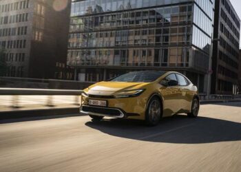 Best hybrid cars 2025 | Autotrader